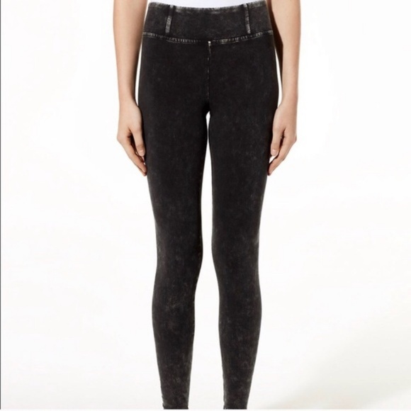 Aritzia Talula Distressed Acid Washed 